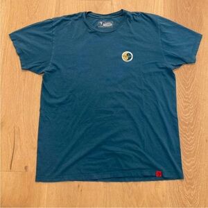 T&C Surf Designs T-shirt, size XL, made in USA from 100% ring-spun cotton.